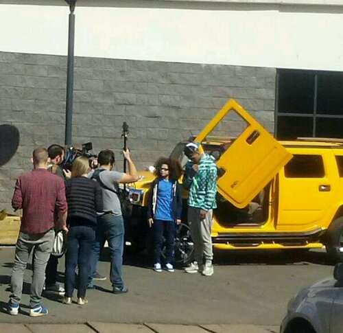 yellow hummer