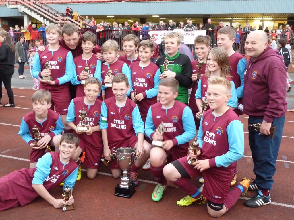 Llanyrafon U12s win the Torfaen cup in a penalty shoot-out 
