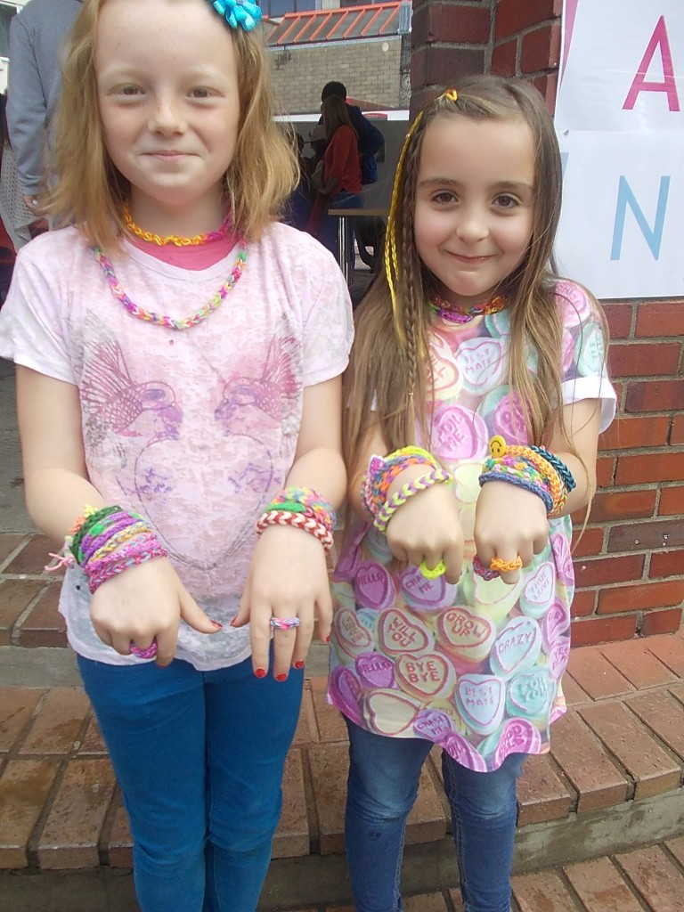 120,000 loom bands were handed out during Loombran