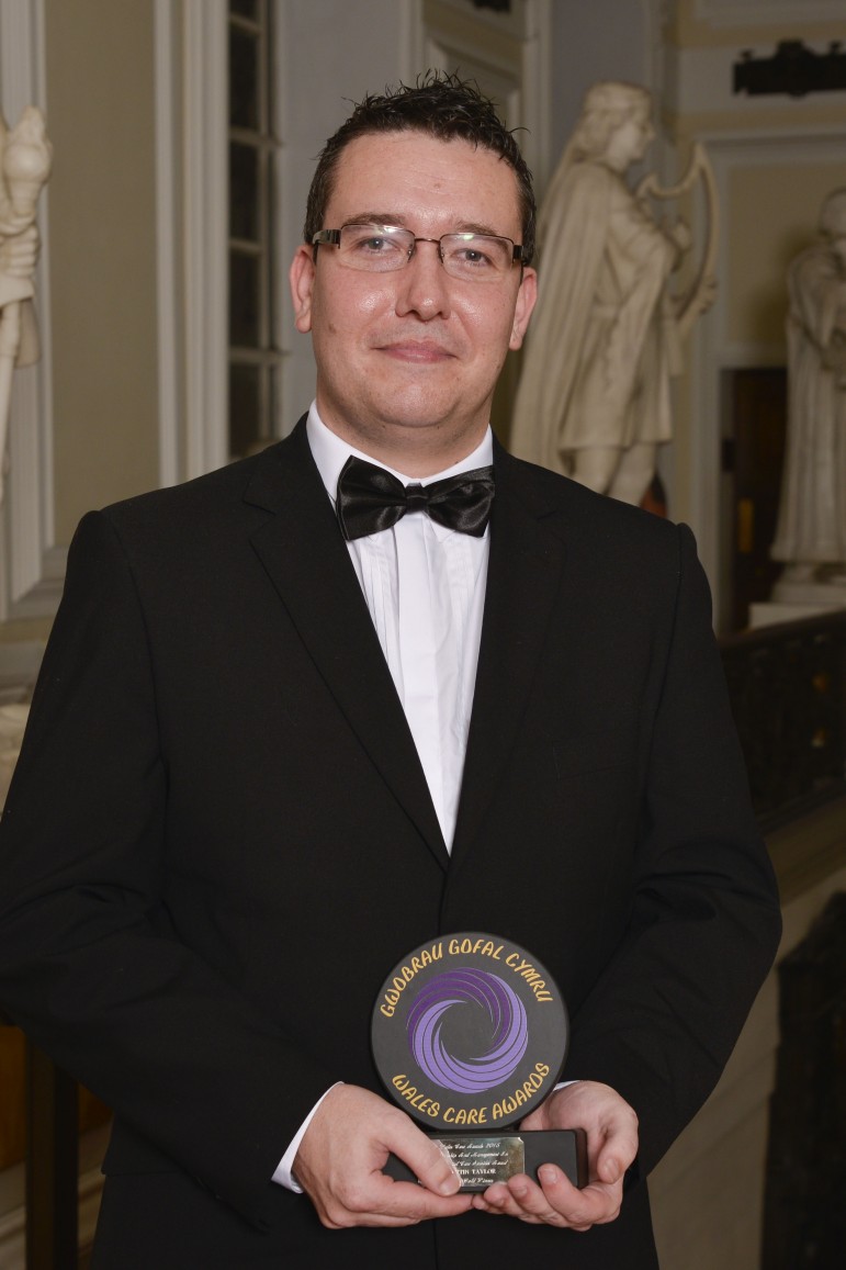 Martin Taylor with his Leadership and Management (Residential) award from the Wales Care Awards 20015.