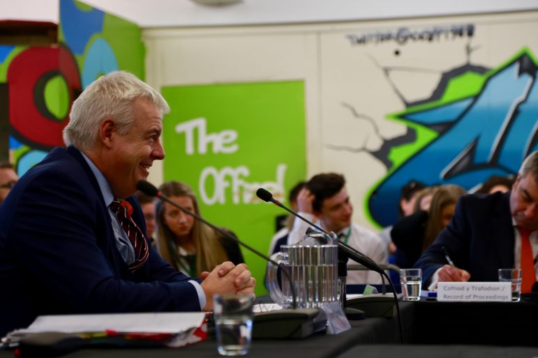 Carwyn Jones AM, the First Minister, at Cwmbran Centre for Young People