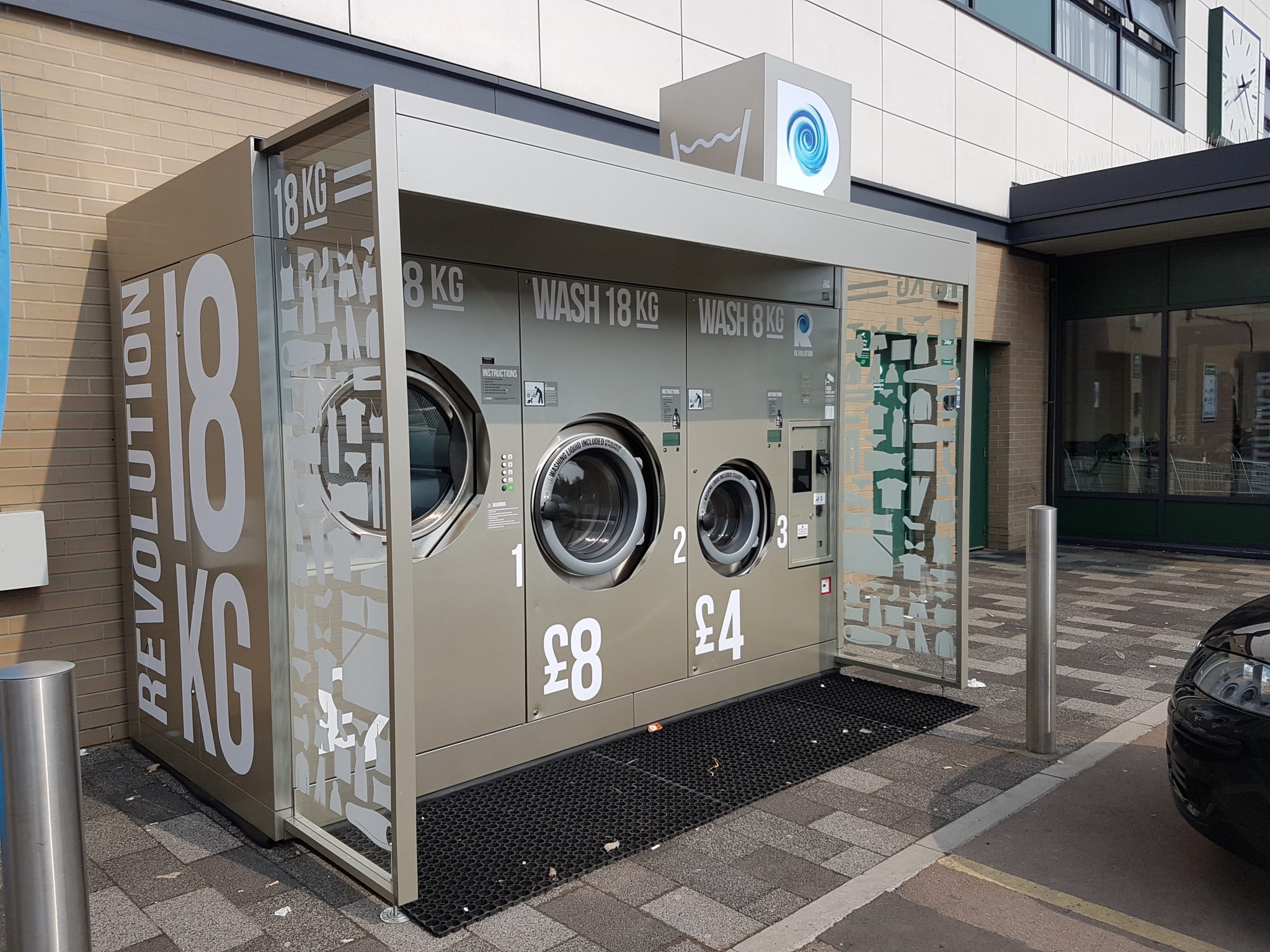 The outdoor laundrette at Cwmbran Morrisons