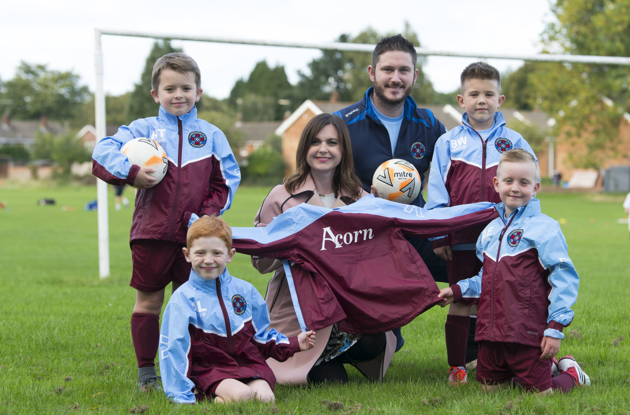 Harri Thomas, Sian Thomas of Acorn, Alfie Lodge, coach Nathan Parfitt, Brayden Waite and Archie Eckley. (Photo by Matthew Horwood / matt-horwood.com)