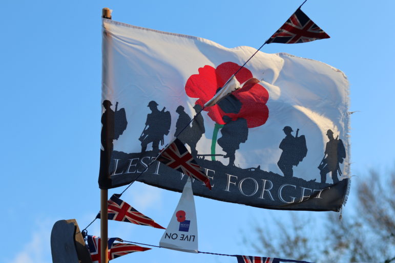 A Lest We Forget flag