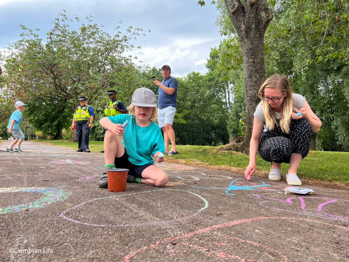 FREE family 'art in the park' event at Oakfield Flower Gardens