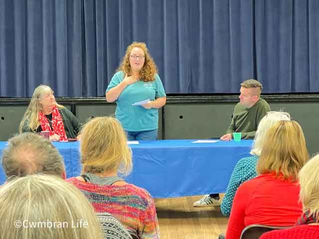 Lauren Morse gives talk at public meeting