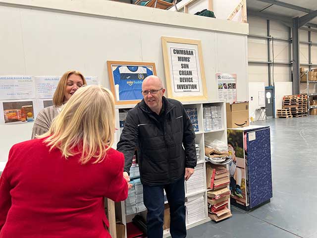 Martin Turner, Laura's stepdad and Solar Buddies first investor, meeting Deborah Meaden