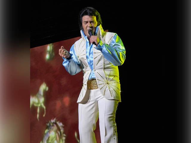 Darren as Elvis on stage