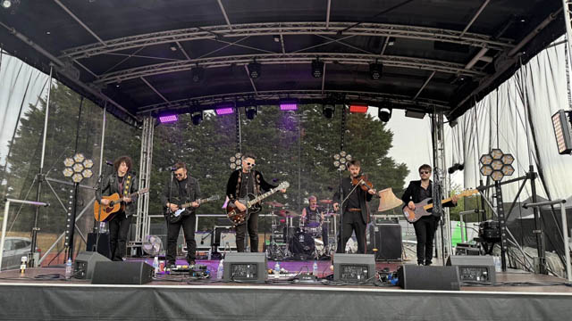 Rusty Shackle on stage at Crowfest