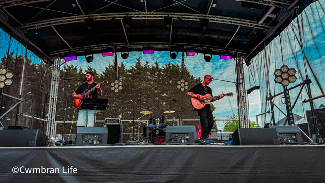 Watkins and Oliver on stage at Crowfest