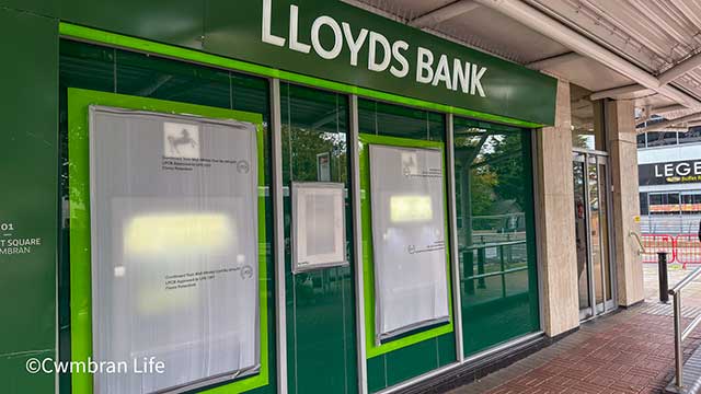 a branch of lloyds bank