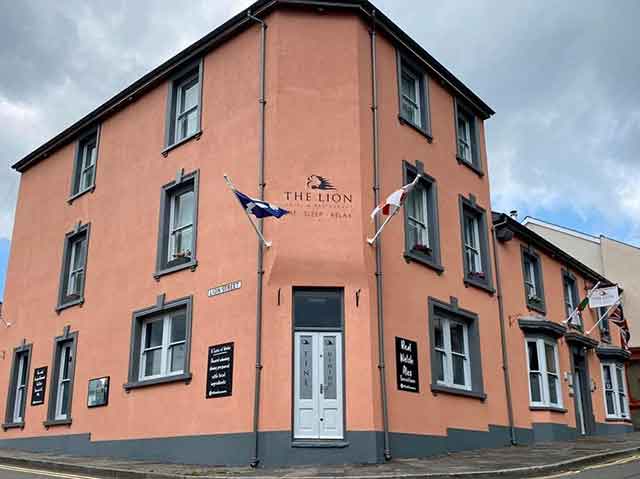 a large hotel - The Lion Hotel in Blaenavon