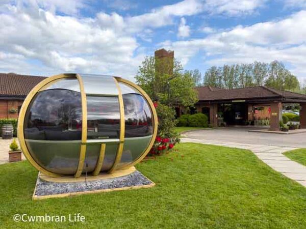 New garden pod installed at Cwmbran’s Parkway Hotel
